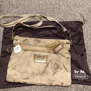 NWT Coach Poppy Signature Purse